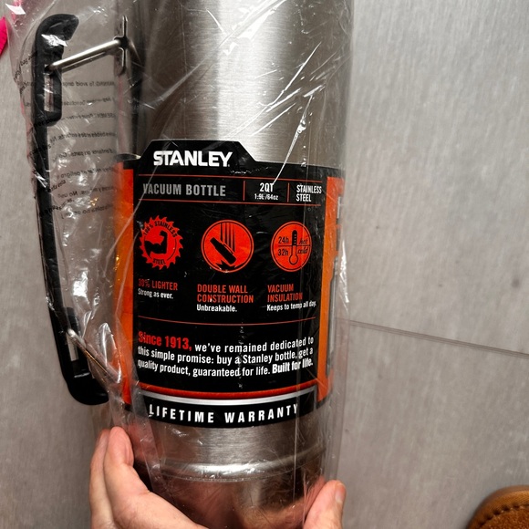 NEW Stanley Insulated Thermos Vacuumm Bottle Stainlesss Large 2 quart - Picture 2 of 2